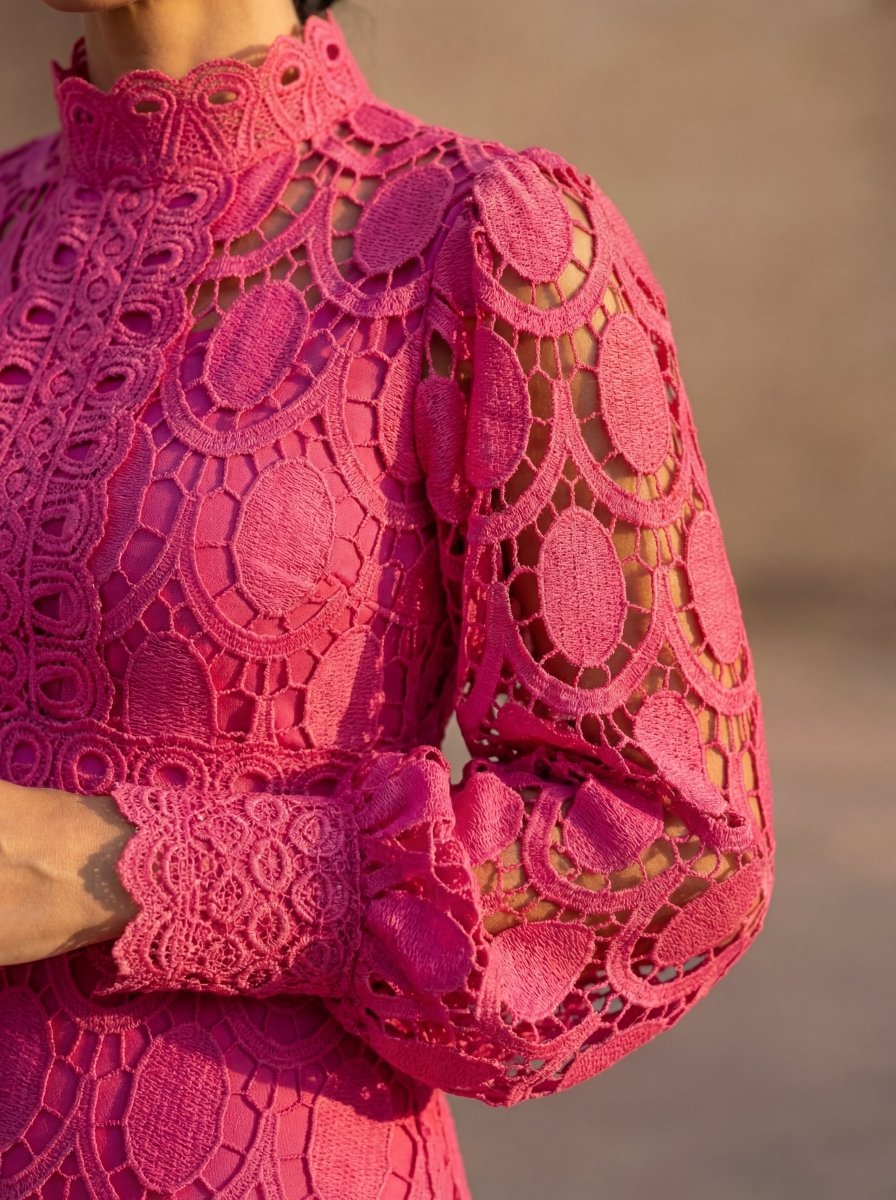 Carmona | Robe en dentelle de printemps
