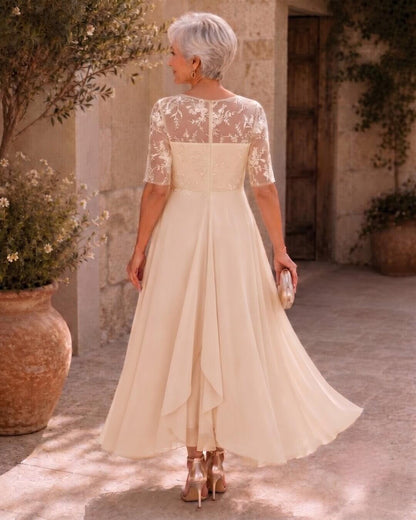 Carmen | Robe élégante en dentelle