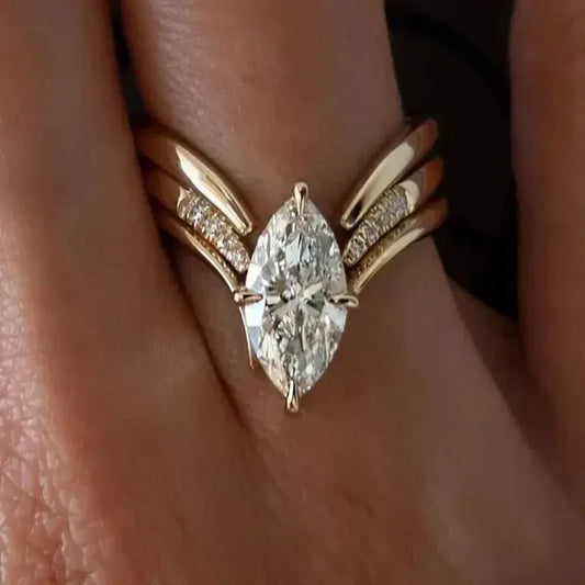 Bague avec couronne en goutte