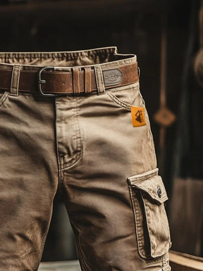 Pantalones cortos cargo con múltiples bolsillos