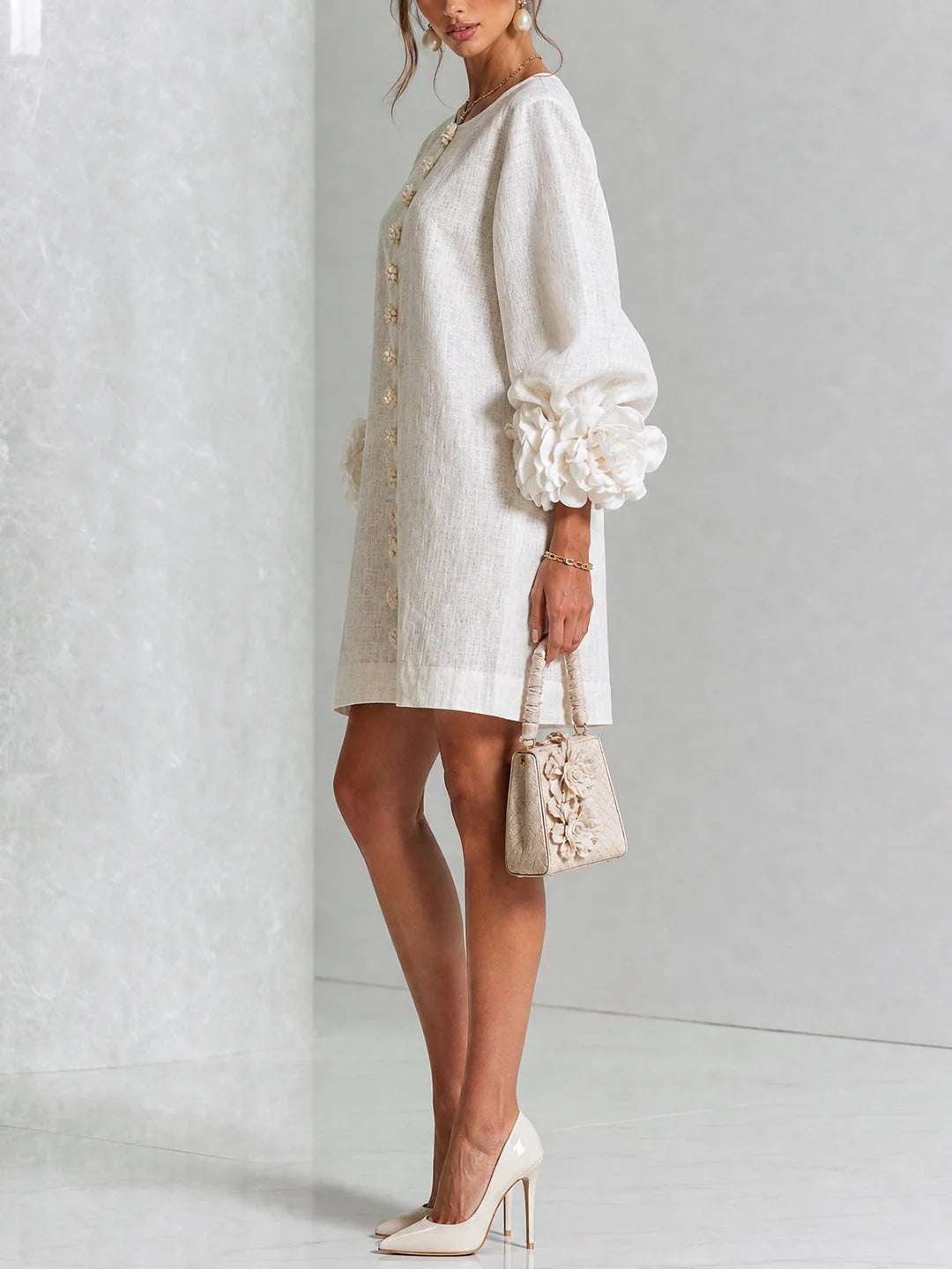 Chiara | Mini-Robe en Mélange de Lin avec Poignets Roses, Blanc