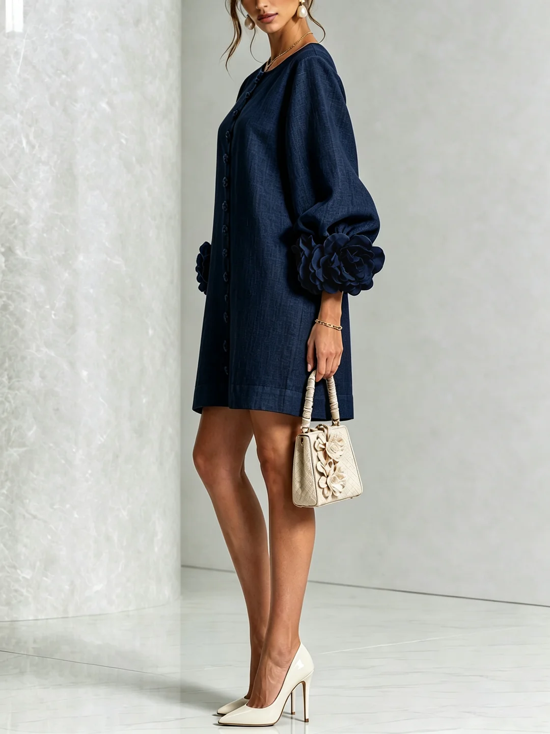Marina | Mini-Robe en Mélange de Lin avec Poignets Roses, Bleu Marine