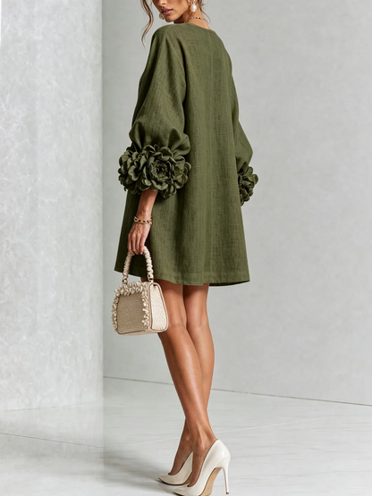 Gaia | Mini-Robe en Mélange de Lin avec Poignets Roses, Vert Olive